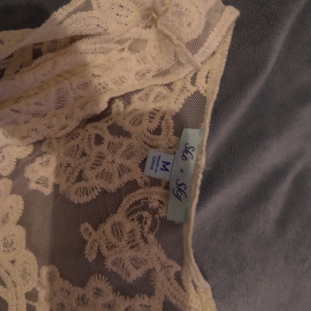 Clothes - Picture 14 of 16